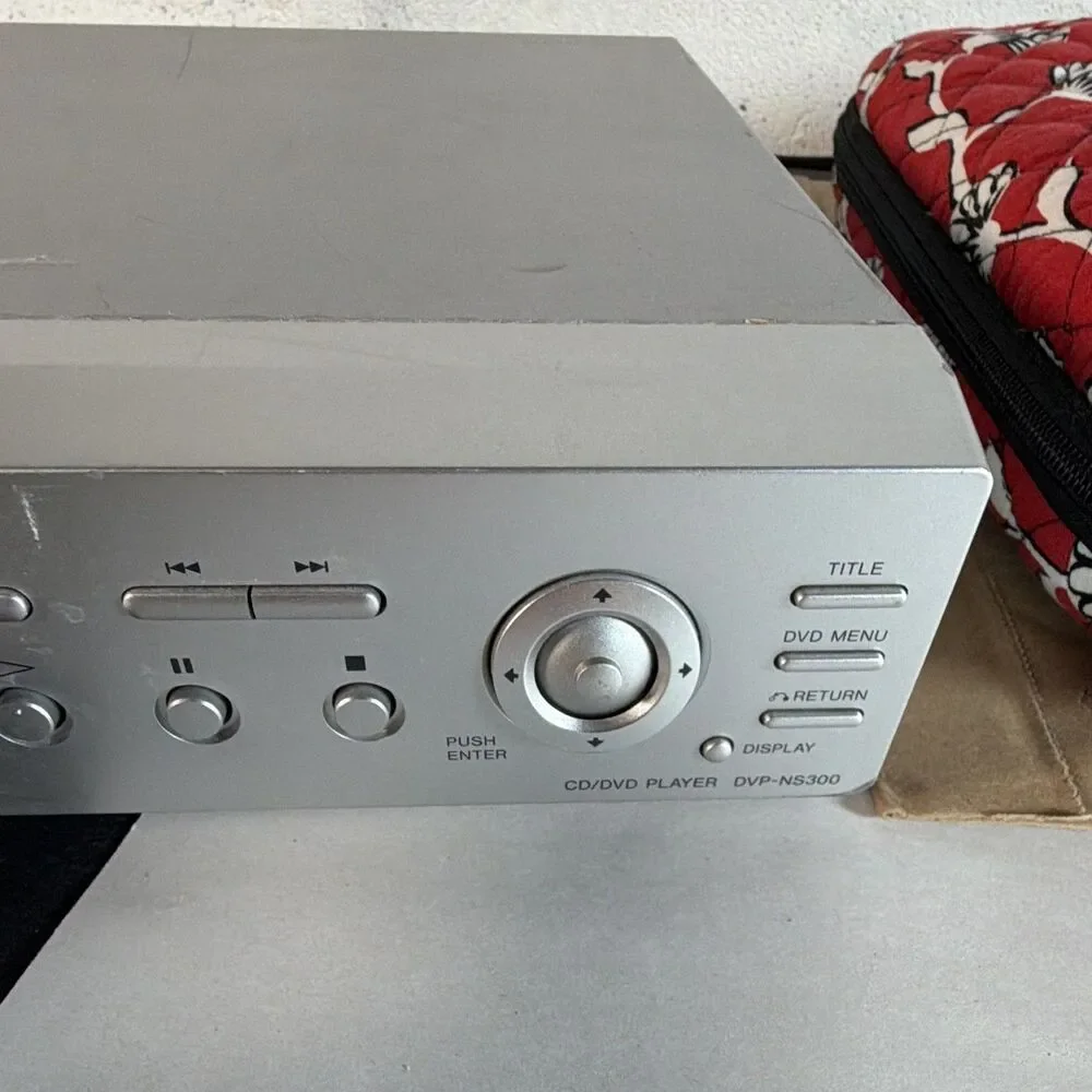Sony DVP-NS300 DVD Player w/ Dolby Digital, DTS, CD/DVD/Video CD, Silver